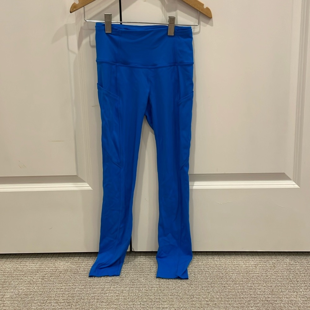 Poolside Lululemon leggings in size 2